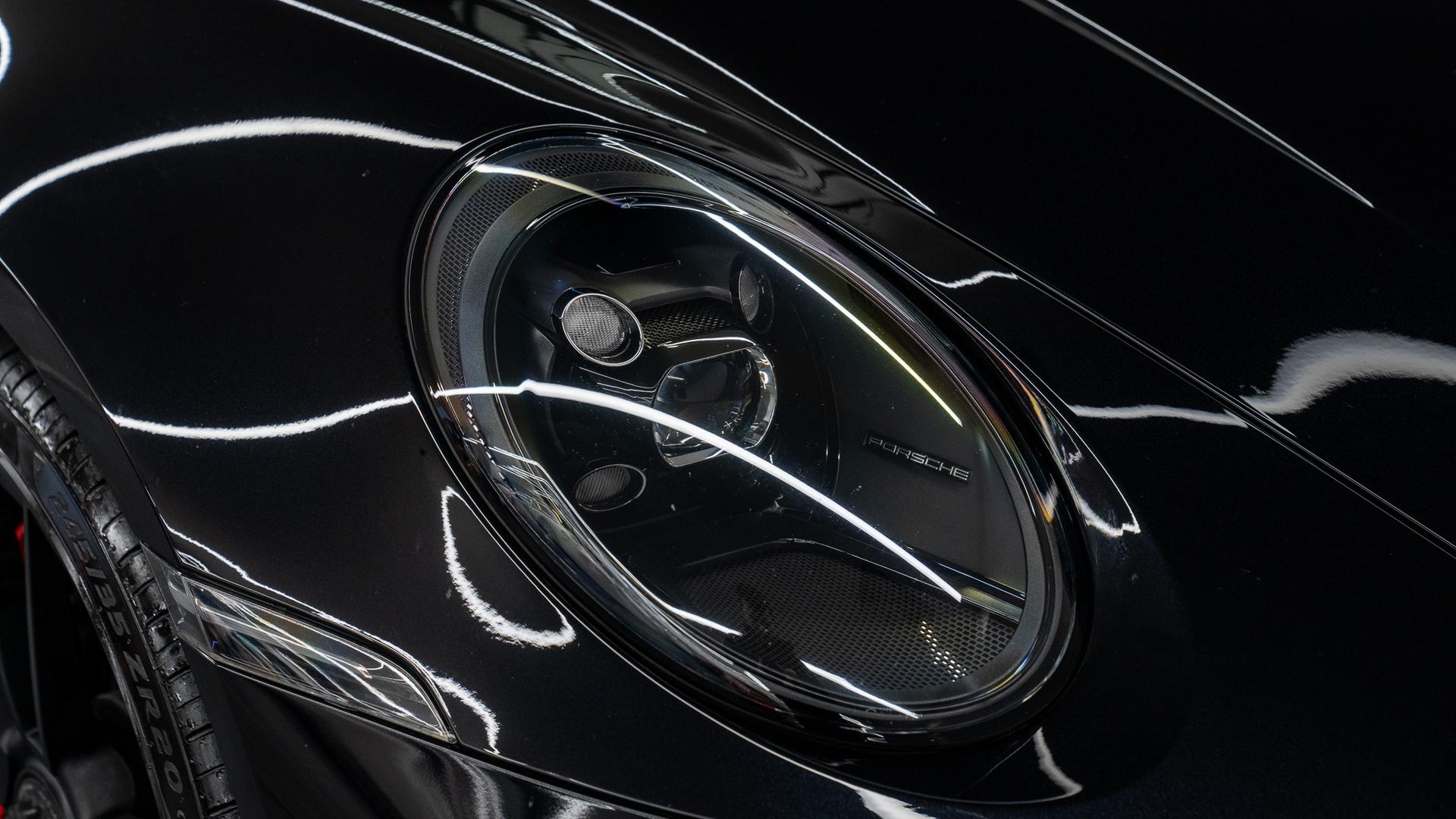 Porsche 911 Photo 0c6f1c2f-c103-4a1c-a903-00fe42d82f26.jpg
