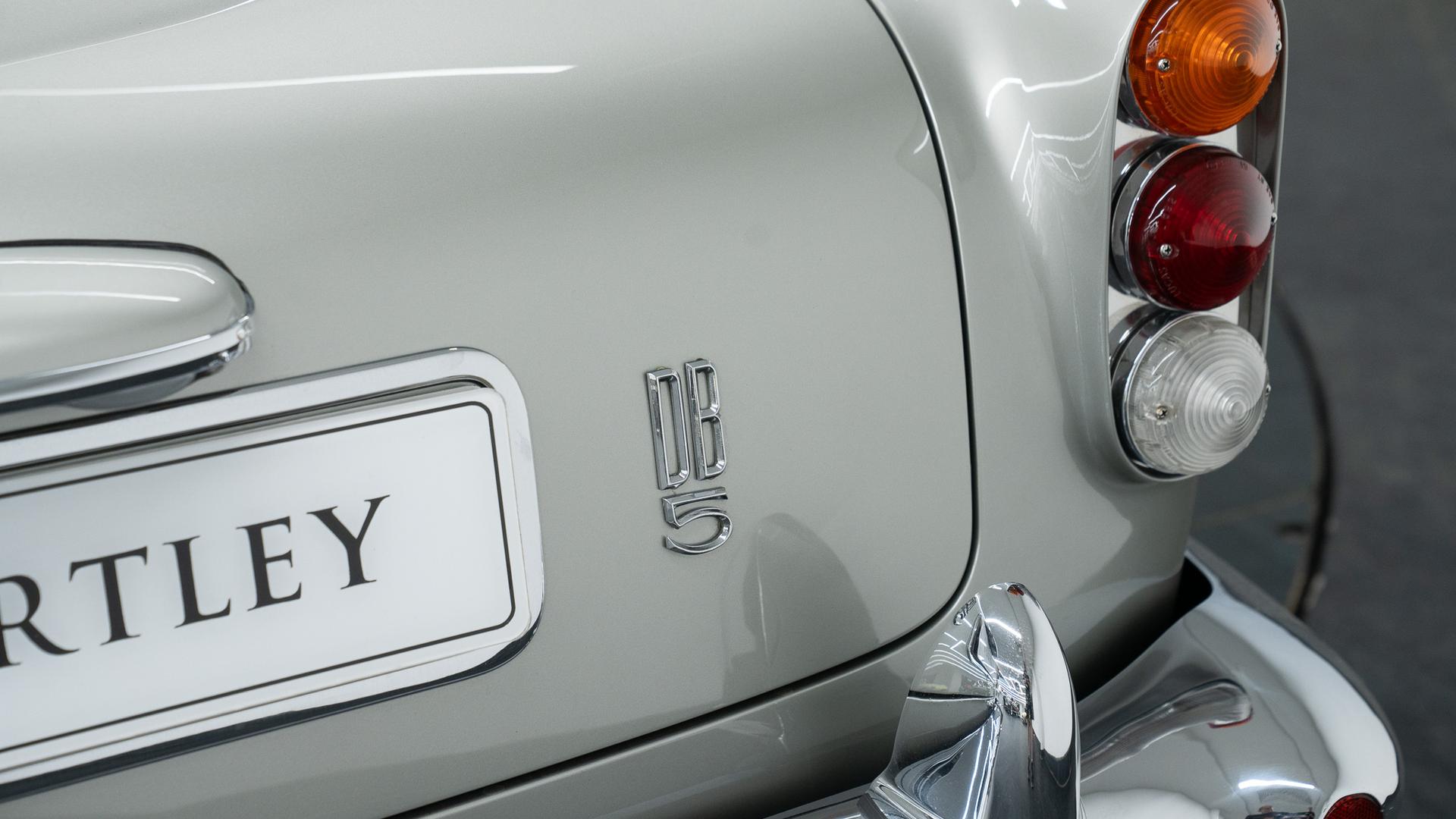 Aston Martin DB5 Photo 0c73080c-f291-4b8a-bb45-3b85b8b892e7.jpg