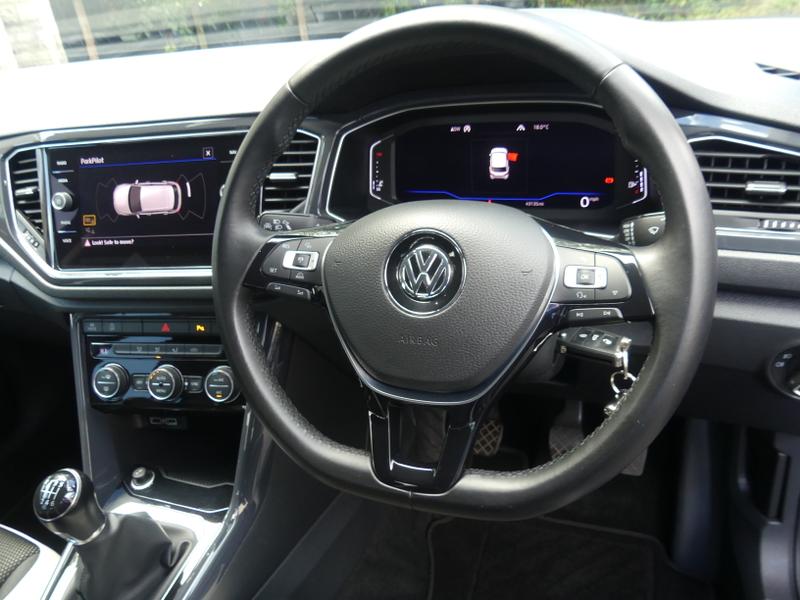Volkswagen T-Roc Photo 0c7c5fe7-8686-41cb-abd7-42c5ccc982b4.jpg
