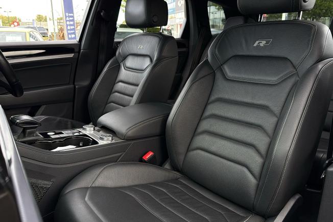 VOLKSWAGEN Touareg Photo 22