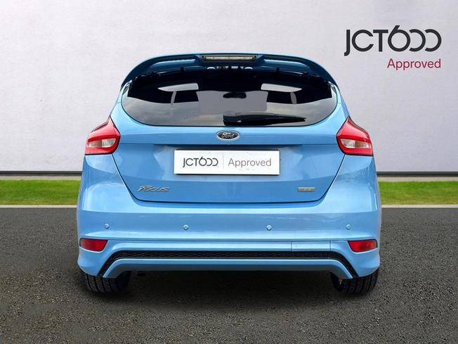 FORD Focus Photo 7