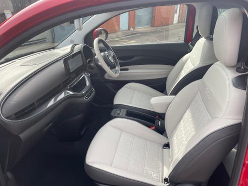 Fiat 500e Photo 0cb0e288-5b17-4732-9553-5f3df0e68ed2.jpeg