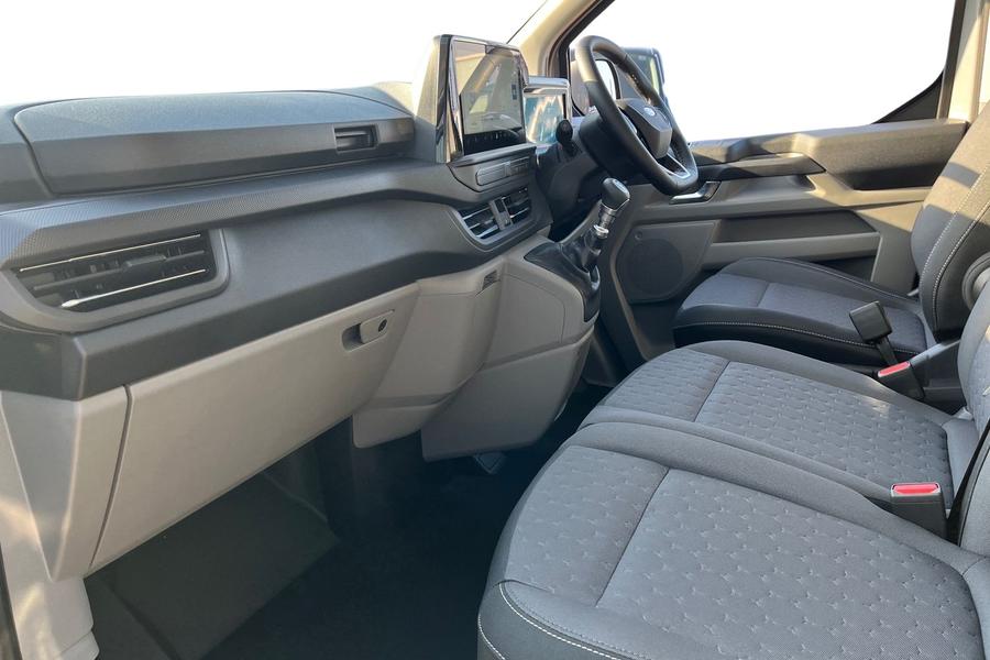 Ford TRANSIT CUSTOM Photo 0cba70fd-8d8d-4bd4-b192-365342a46069.jpg