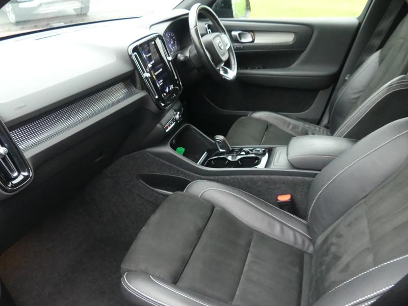 Volvo XC40 Photo 0ccc2690-2d6a-42e8-8d55-a6a025694306.jpg