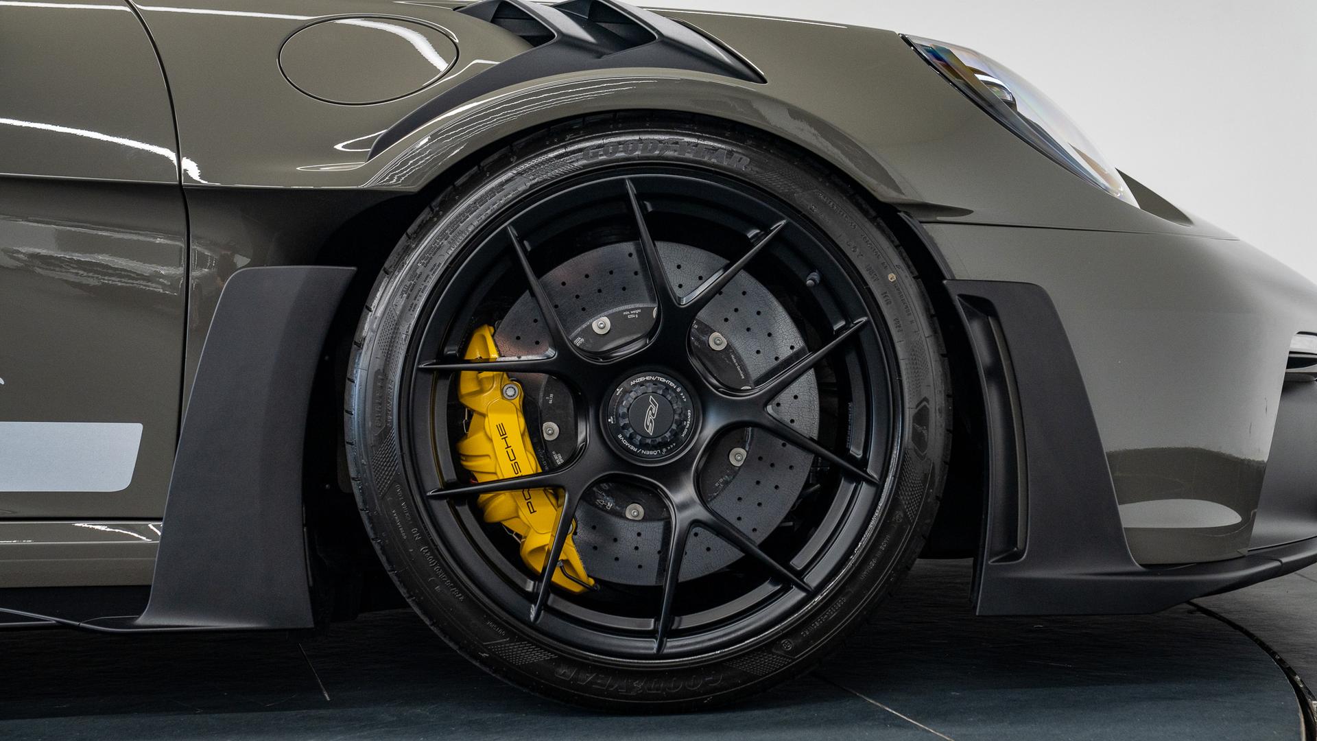 Porsche 911 Photo 0cd8a460-79f9-420f-afb0-4c90cb0d1eb9.jpg