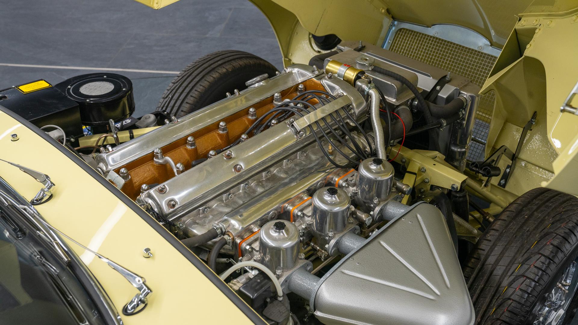Jaguar E-Type Series I Coupe Photo 0ce9e2d5-4625-4649-9e90-8f72b0943ee7.jpg