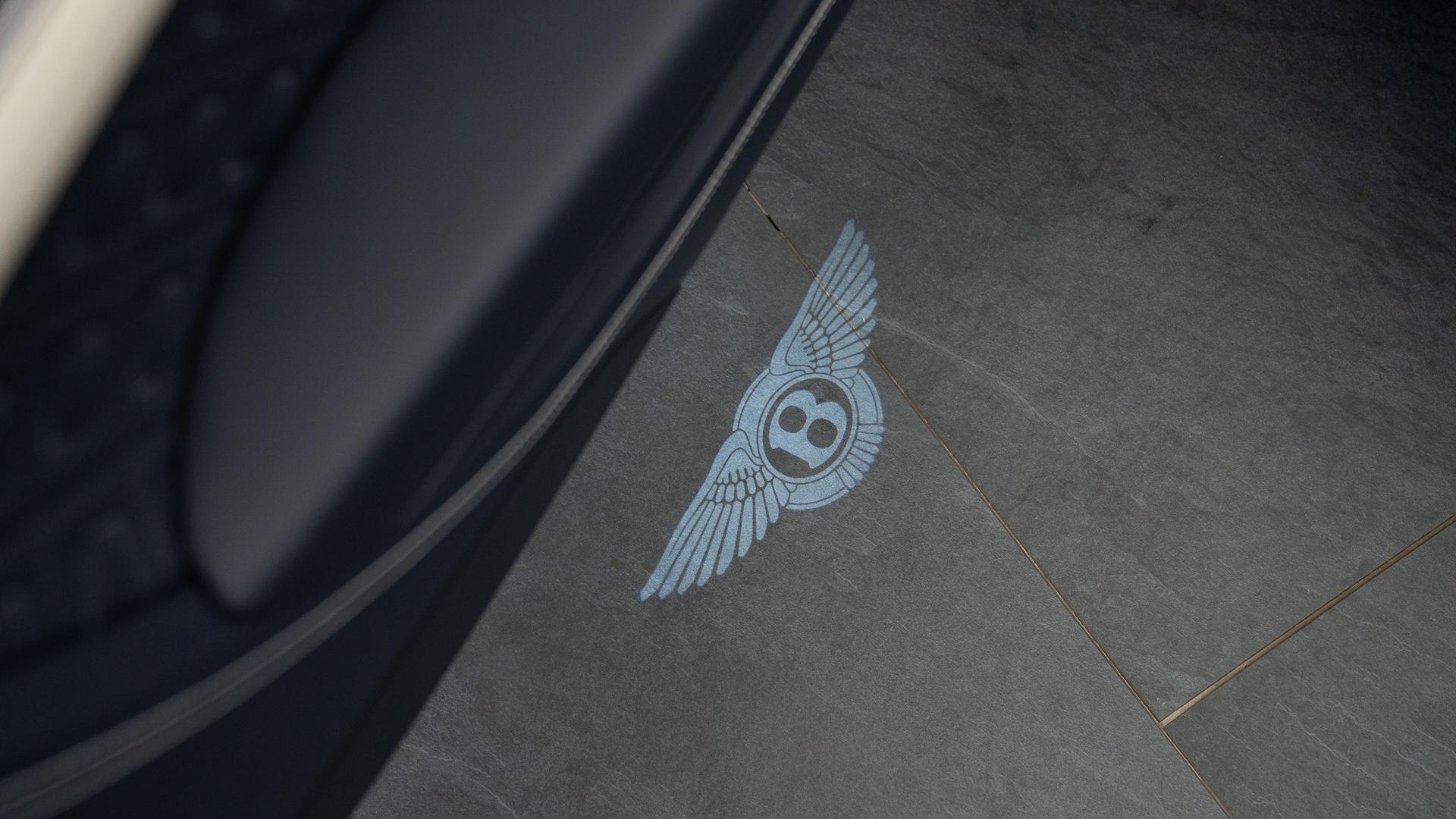 Bentley Continental Photo 0cf1a515-14a9-4ce5-888e-520c6cc76308.jpg