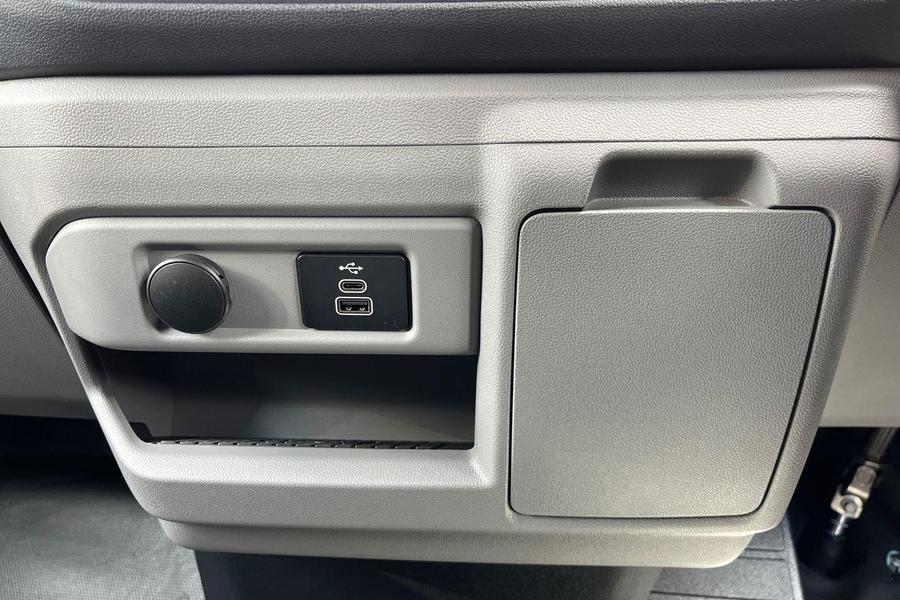 Ford TRANSIT CUSTOM Photo 0cff547a-b907-49b6-b6b7-35d5a4cca4f1.jpg