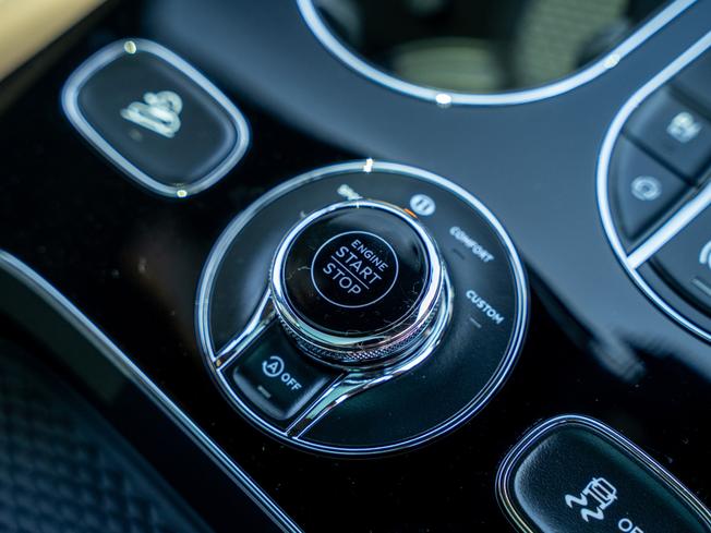 BENTLEY Bentayga  Photo 30