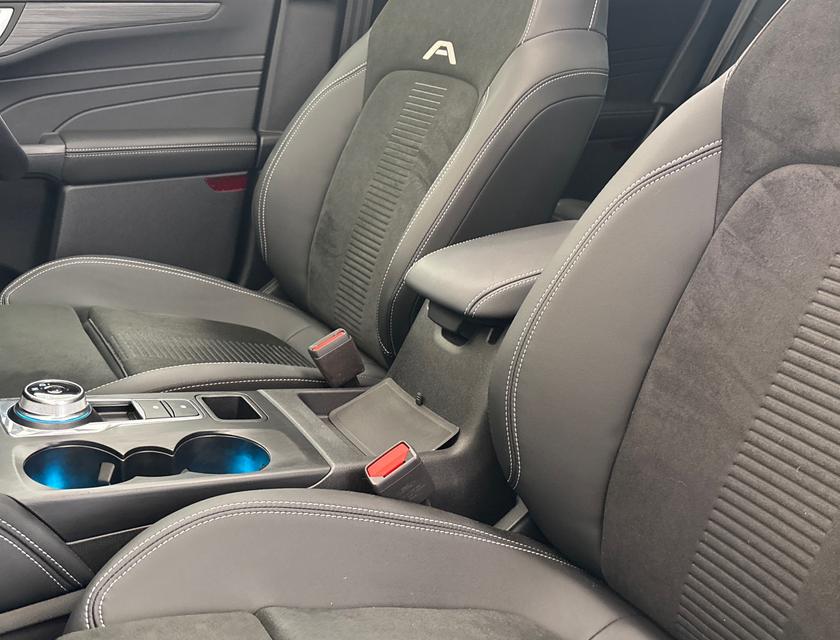 Ford Kuga Photo 0d07d047-143d-4a30-992b-9db667ecb75b.jpg