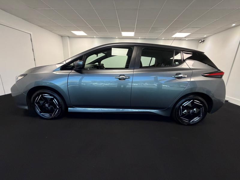 Nissan Leaf Photo 0d08f6e2-4666-49d3-a45a-cd41dba38891.jpg