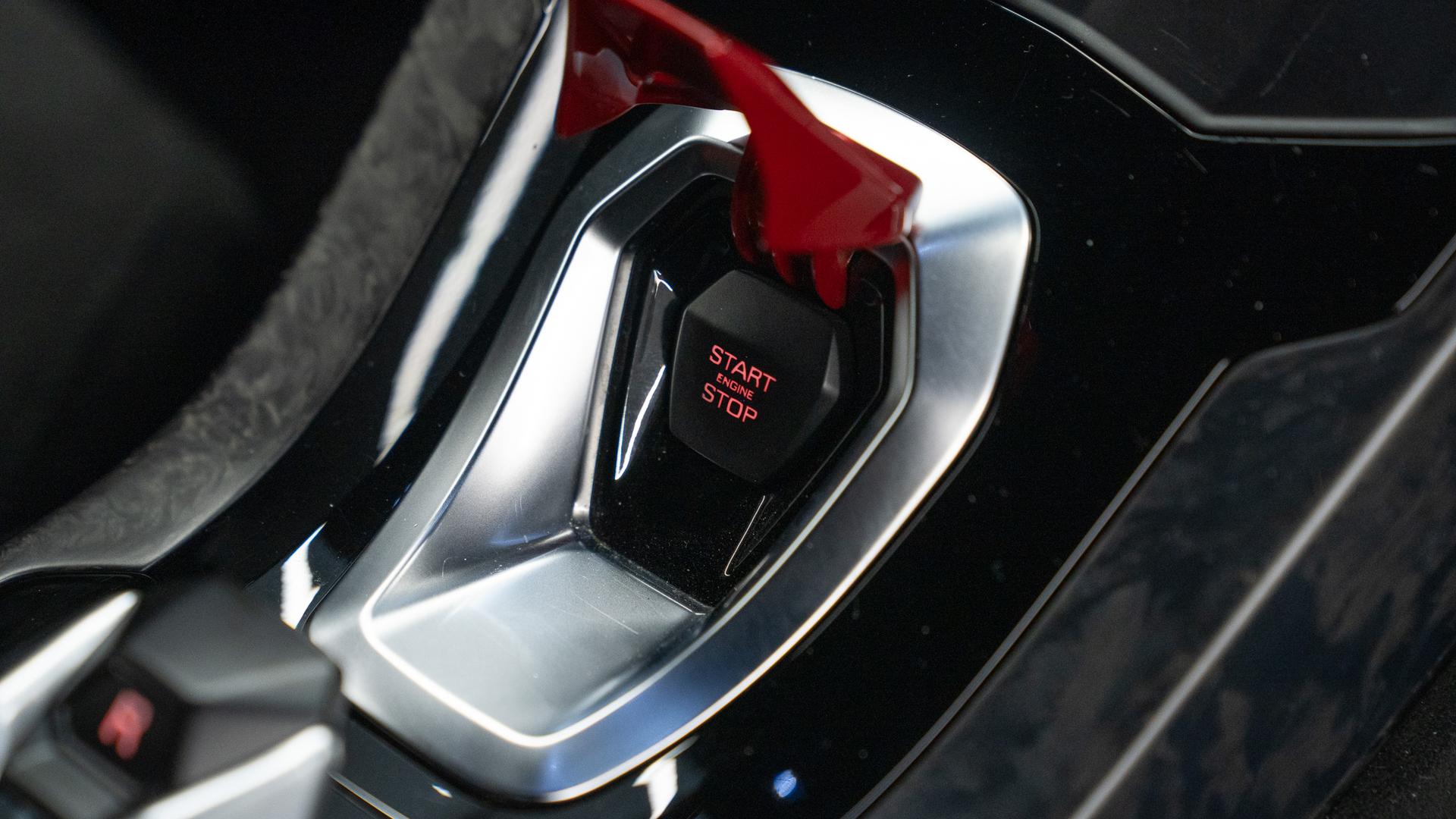 LAMBORGHINI Huracan Photo 0d0a861b-1b06-468c-9fa4-db39073abcf5.jpg