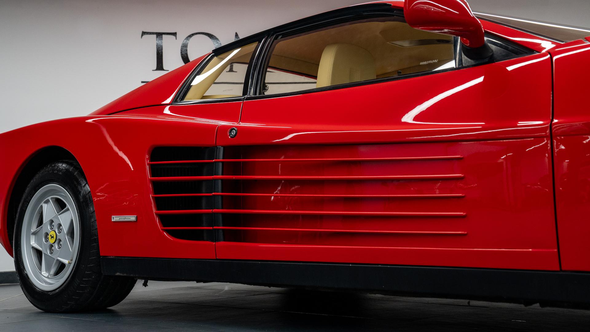 Ferrari Testarossa Photo 0d107b8a-2e7d-43a4-8cf9-263ba19fd056.jpg