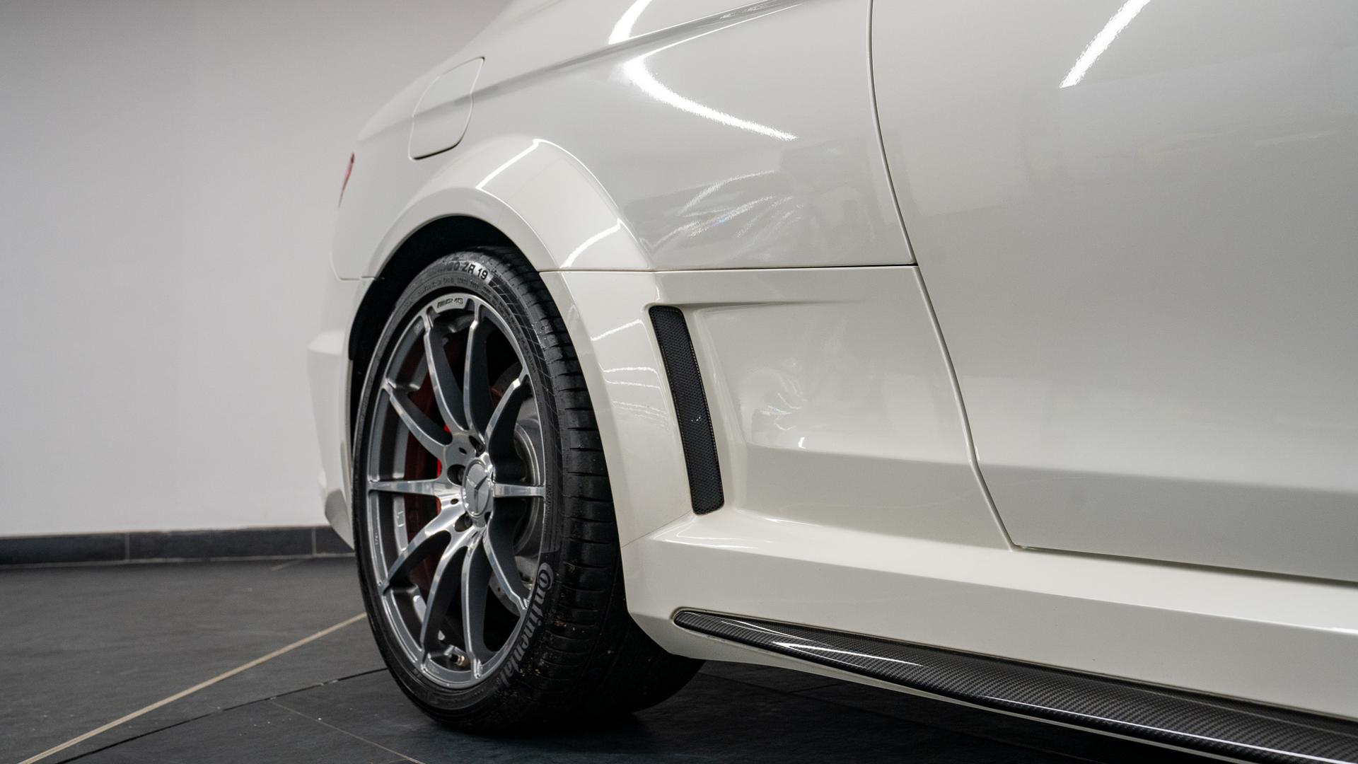 Mercedes-Benz C63 AMG Photo 0d229e65-ca79-4e64-b387-ee9b9674ce45.jpg