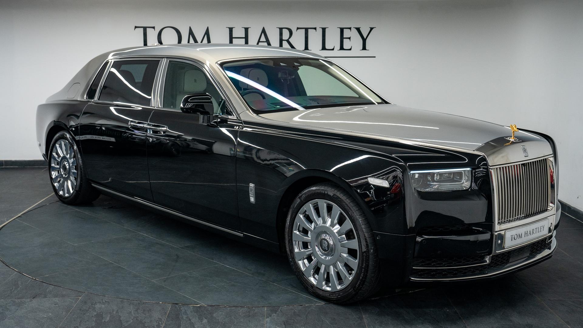 Rolls-Royce Phantom Photo 0d259598-dc89-44ce-9437-9a1f1fdb0de2.jpg