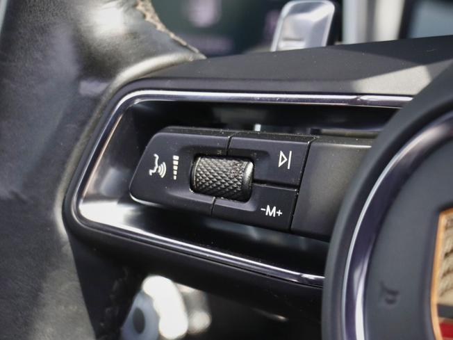 PORSCHE Macan Photo 19