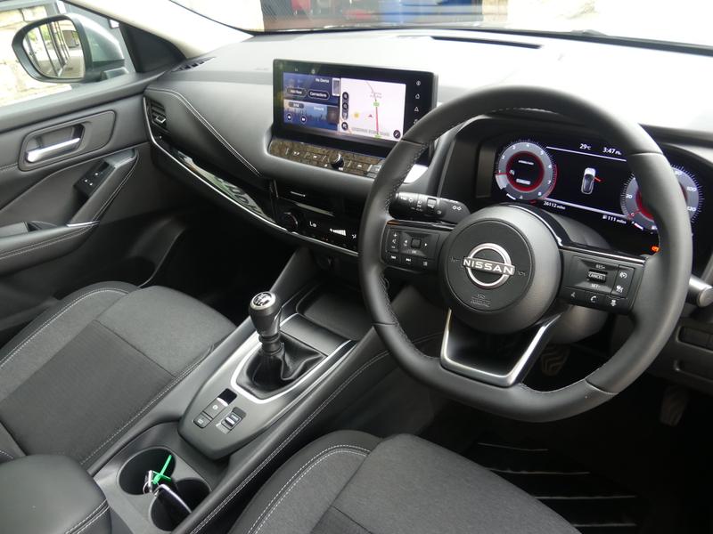 Nissan Qashqai Photo 0d29f204-5aad-4b2b-b489-71c932802e13.jpg