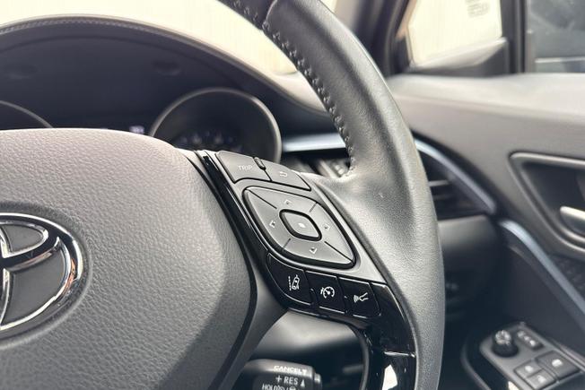 TOYOTA C-Hr Photo 17