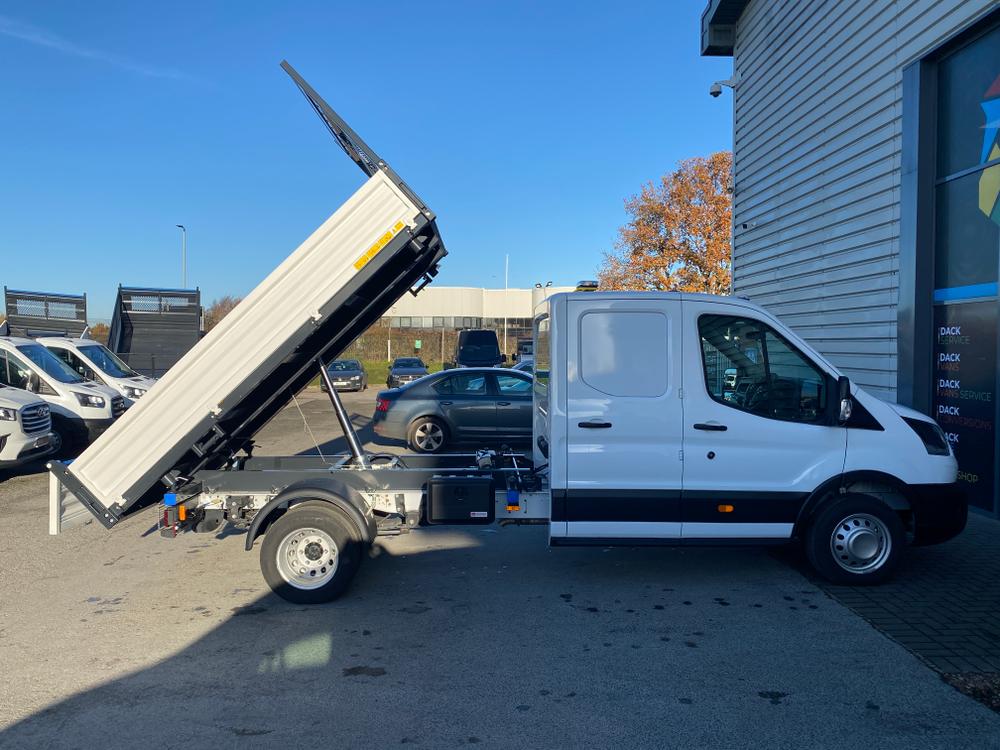 Ford Transit Photo 0d30cb8d-8e1c-47be-a731-fc3d3cab6e0a.jpg