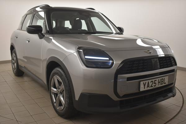 Used 2025 MINI COUNTRYMAN 1.5 C Classic 5dr Auto Silver at SERE Motors