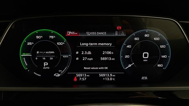 AUDI e-tron Photo 10