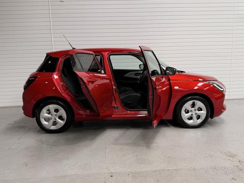 Suzuki Swift Photo 0d5ebec4-ed2d-49c0-b287-9111f0912d25.jpeg