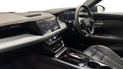 Audi e-tron GT Photo 2