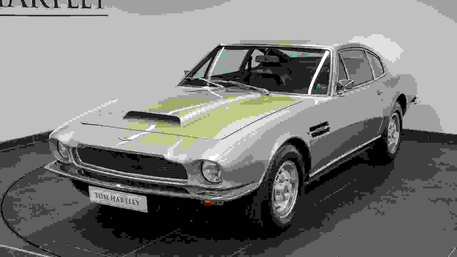 Aston Martin V8 Photo 0d764c07-0d90-4241-92db-cbb3e02f962f.jpg