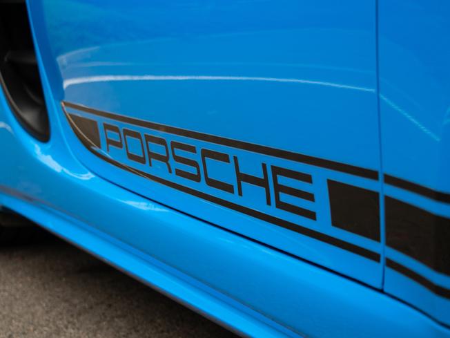 PORSCHE 718 Cayman Photo 31