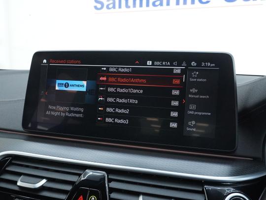 BMW 5 Series Photo 0dc14cb2-4d75-47a1-8190-8ae66e959bad.jpg