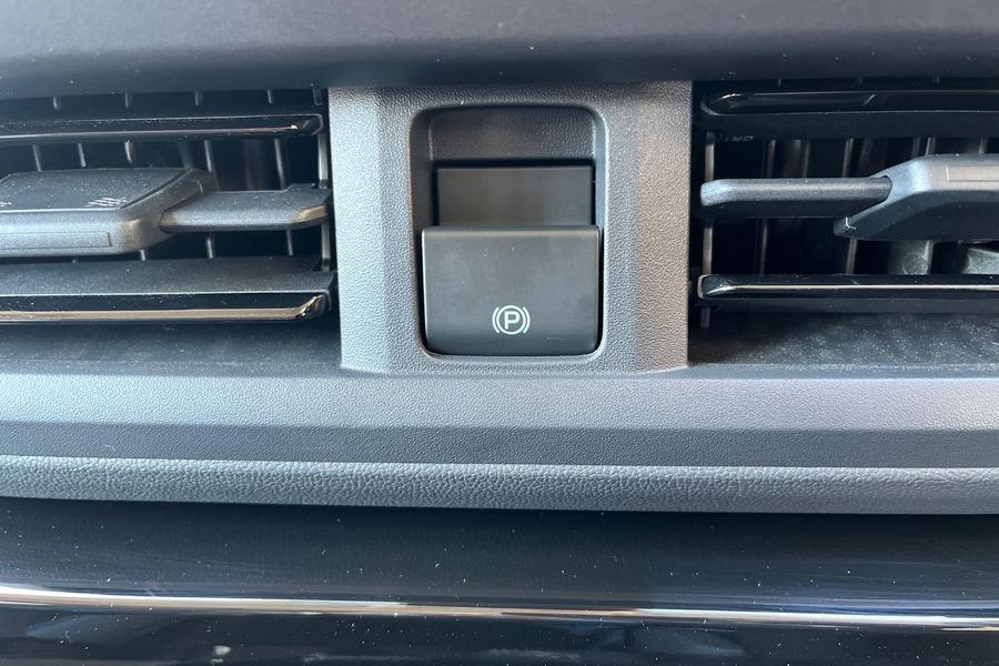 Ford TRANSIT CUSTOM Photo 0dca60a6-409c-4de6-af5a-b5a386ef68d1.jpg