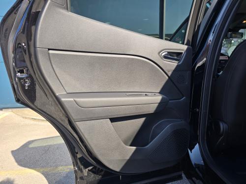 Renault Captur Photo 0dca79f9-0841-4e18-820e-6c8753e9929e.jpg