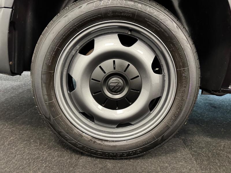 Volkswagen Transporter Shuttle Photo 0dd1f350-df79-4a9f-bf26-736ebfeb89a3.jpg