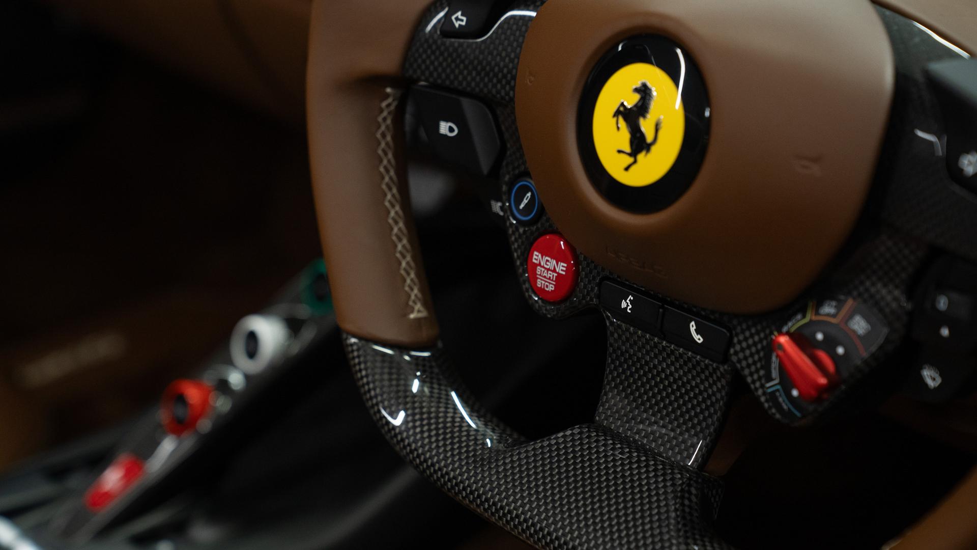 Ferrari 812 Photo 0dd3dc3c-f667-40ef-9f04-bbee201b9f1f.jpg
