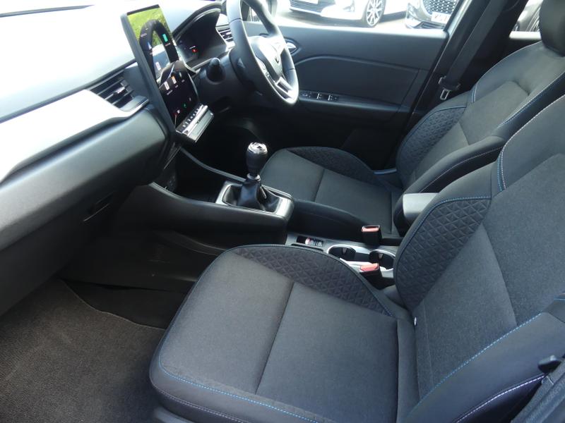 Renault Captur Photo 0dd78db7-9c58-45ca-b532-ecf80526d154.jpg