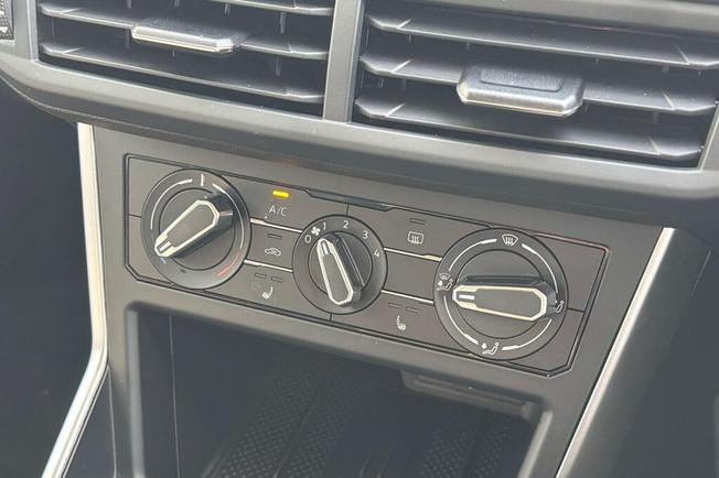 VOLKSWAGEN Polo Photo 15