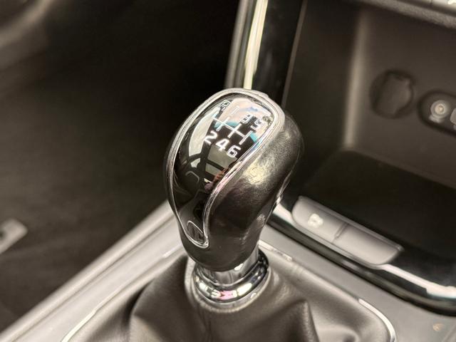 Kia Ceed Photo 0defbc53-b016-4b00-a0f3-2dbe4489a13a.jpg