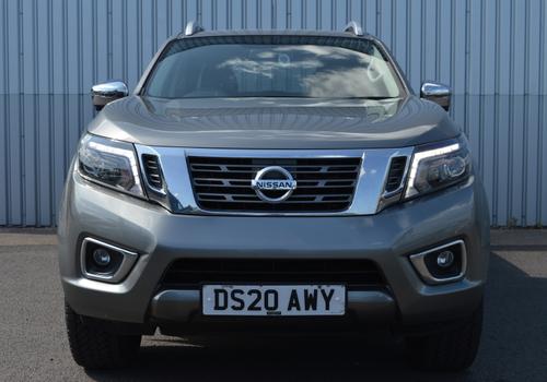 Nissan NAVARA Photo 1