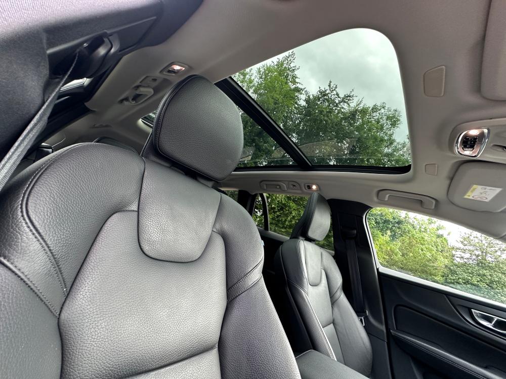 Used Volvo V60 KP69LTY 27