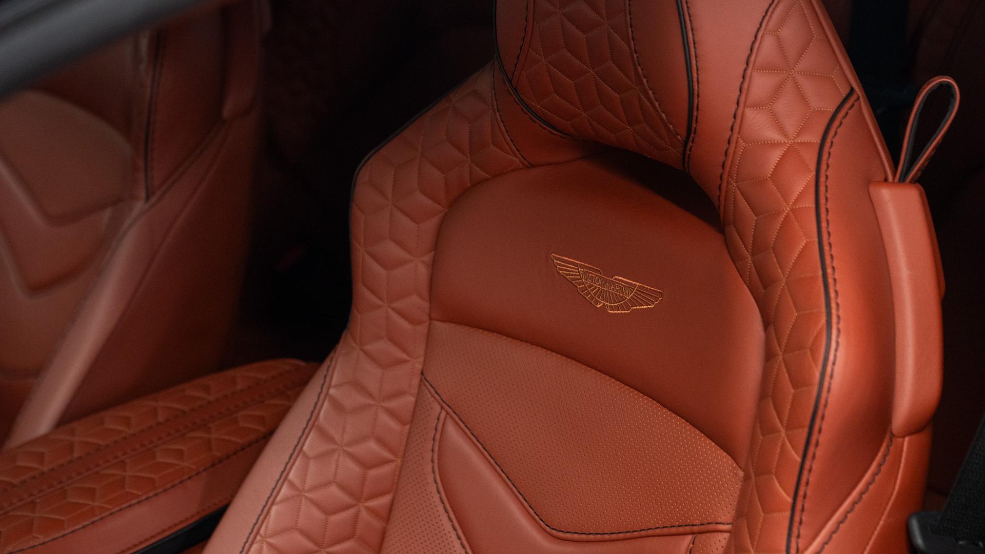 Aston Martin DBS Photo 0df3cd8f-54a6-488e-8544-3e202e08b09d.jpg