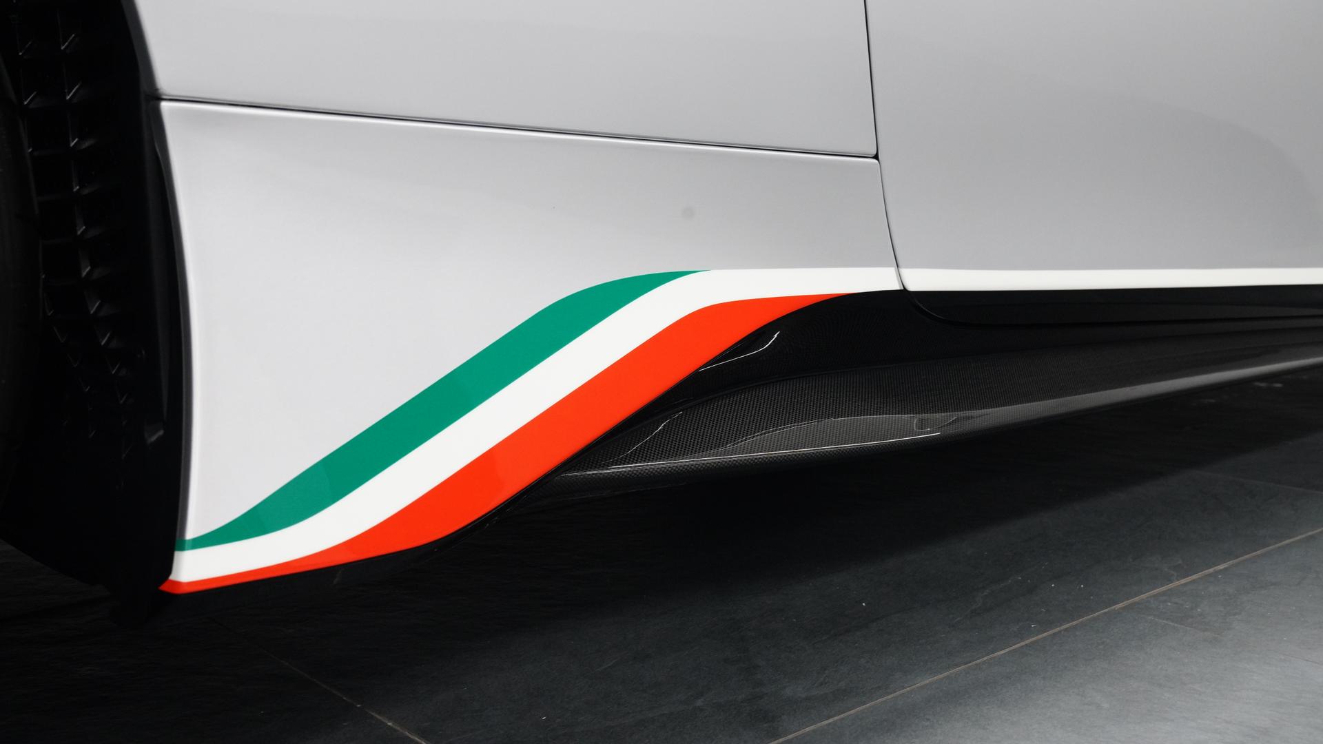 Ferrari 488 Pista Photo 0df90285-f9eb-49df-bfc2-f87c84f46290.jpg