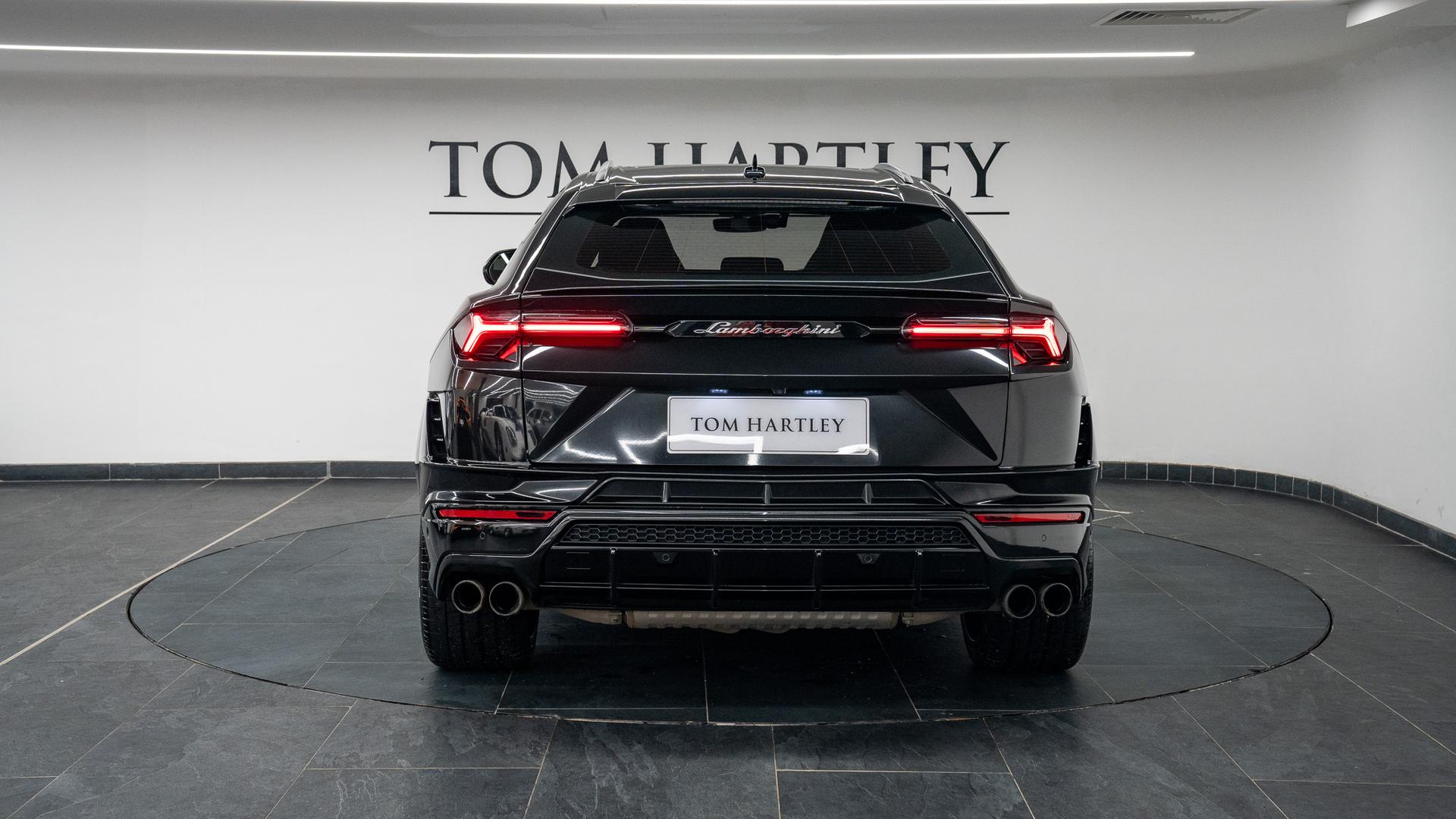 LAMBORGHINI Urus Photo 0e0f153f-579c-4e0c-8c92-c4098f6fbf19.jpg