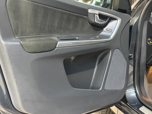 Volvo XC60 Photo 0e0ffb2e-e4df-4a3d-8cc6-8e29089f5d07.jpeg