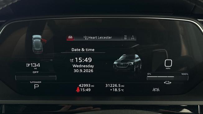 AUDI e-tron Photo 10