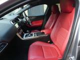 Jaguar XE Photo 16