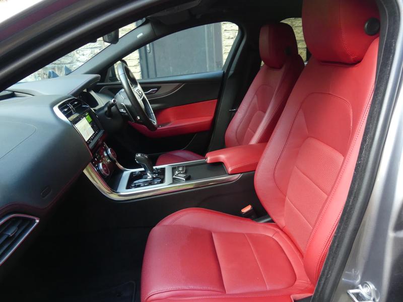 Jaguar XE Photo 0e19db1d-e021-44d9-9bcf-97ef0815c9bc.jpg