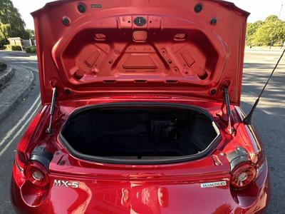 Mazda MX-5 Photo 11