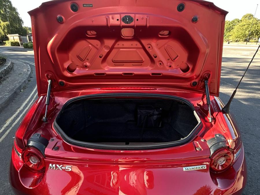 Mazda MX-5 Photo 0e19e6b6-689f-43ad-88ba-1c92d085c0b7.jpg