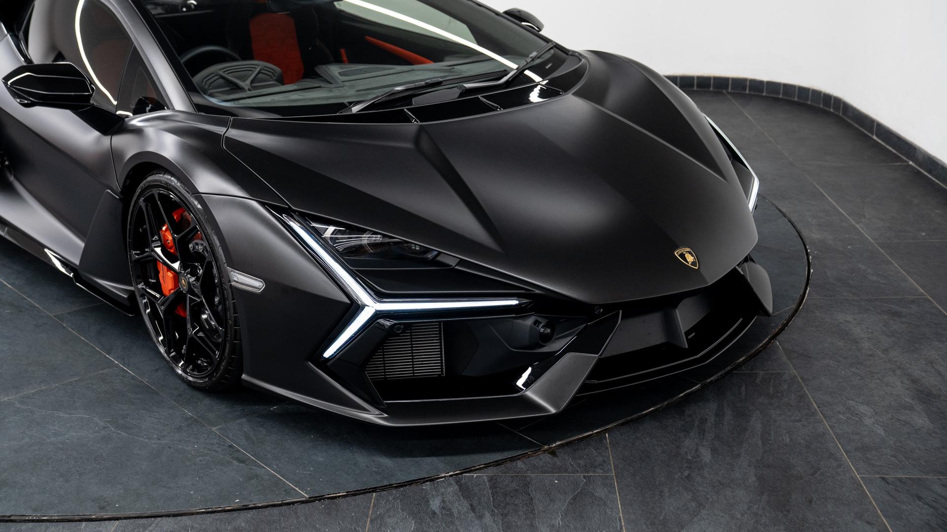 LAMBORGHINI Revuelto Photo 0e2cd309-5e9e-4046-8ae2-3ceae69b72c5.jpg
