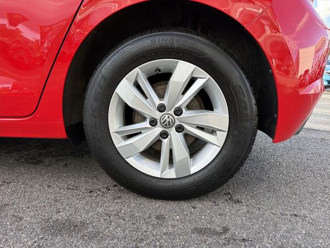 Volkswagen Polo Photo 0e39e556-55f1-4bfd-bba4-066cb1e696b3.jpg